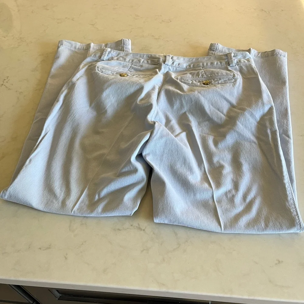Dockers - Picture 2 of 4